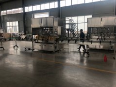 伺服活塞直線灌裝機(jī)工廠
